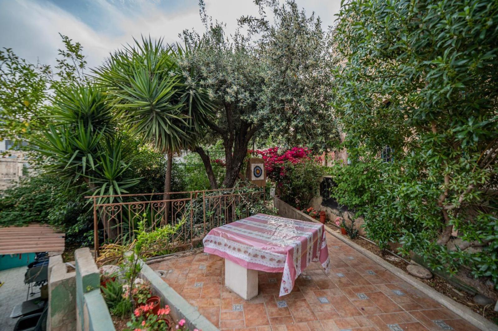 Central House With Beautiful Garden Amán Exterior foto
